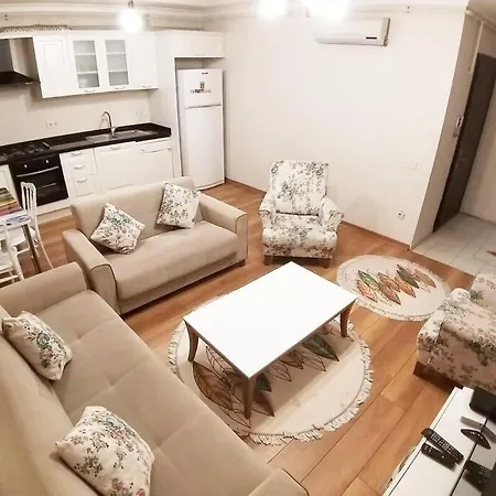 Lovely 3-bedroom Apt In Osmanbey Lägenhet