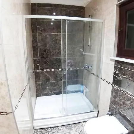 Lovely 3-bedroom Apt In Osmanbey Lägenhet